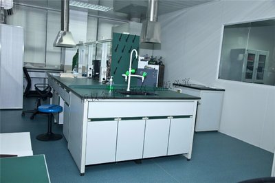 Application of Chemical Resistant Laminate Boards And Epoxy Resin Boards in Laboratory Countertops